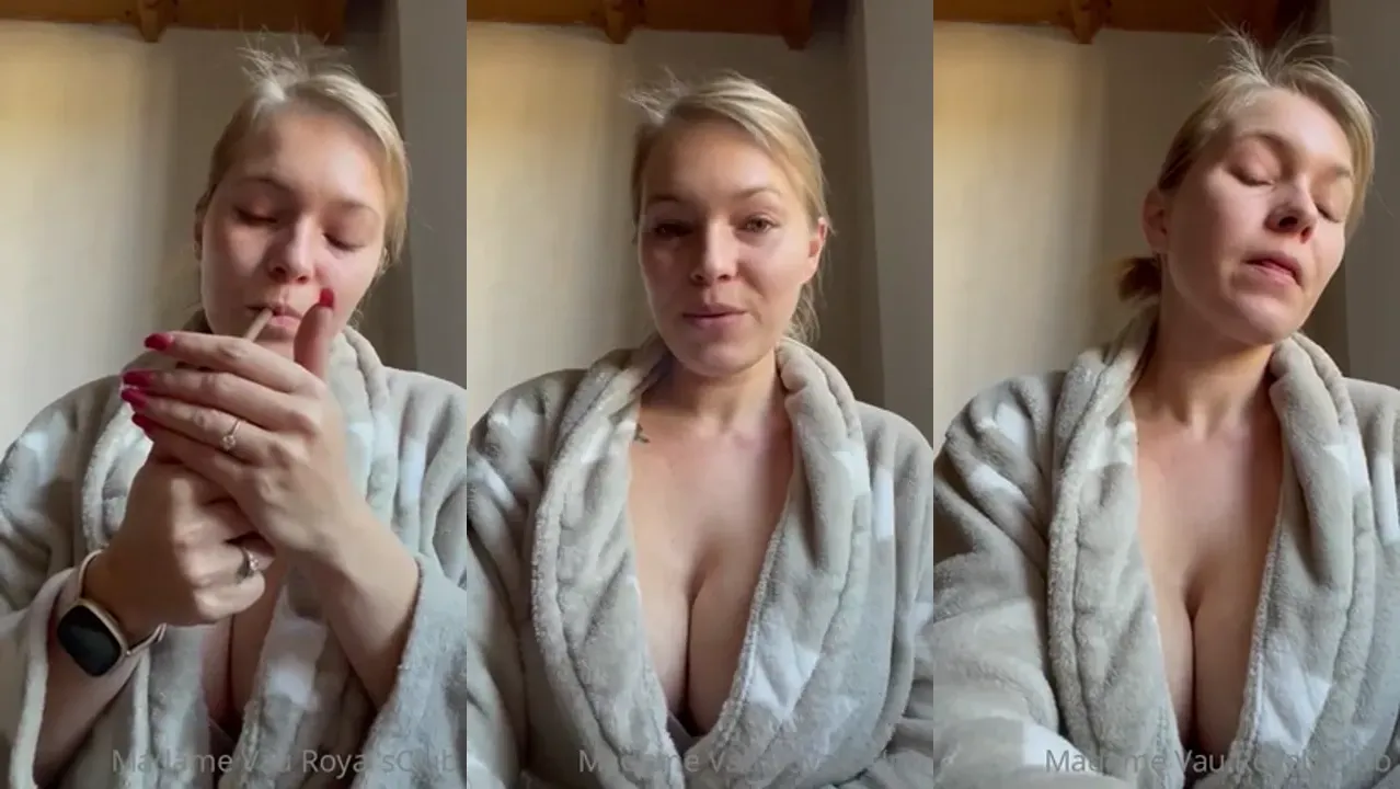 Madamevau Flaunts Her Cleavage