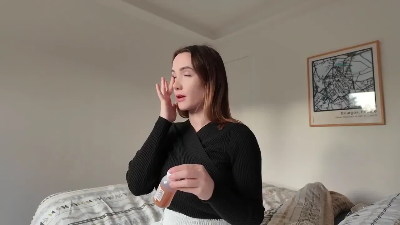 Aphrodixia - Sextape Essaie un Produit Magique en Blowjob
