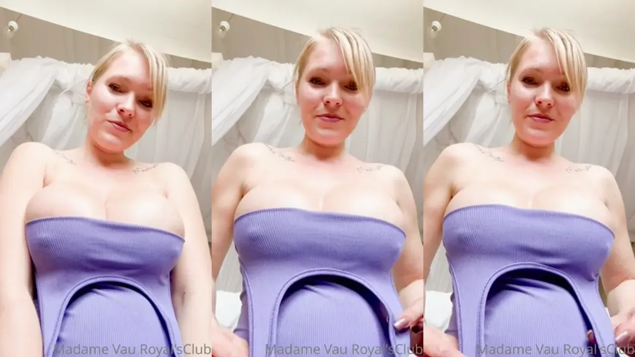 Madamevau Teases Her Cleavage
