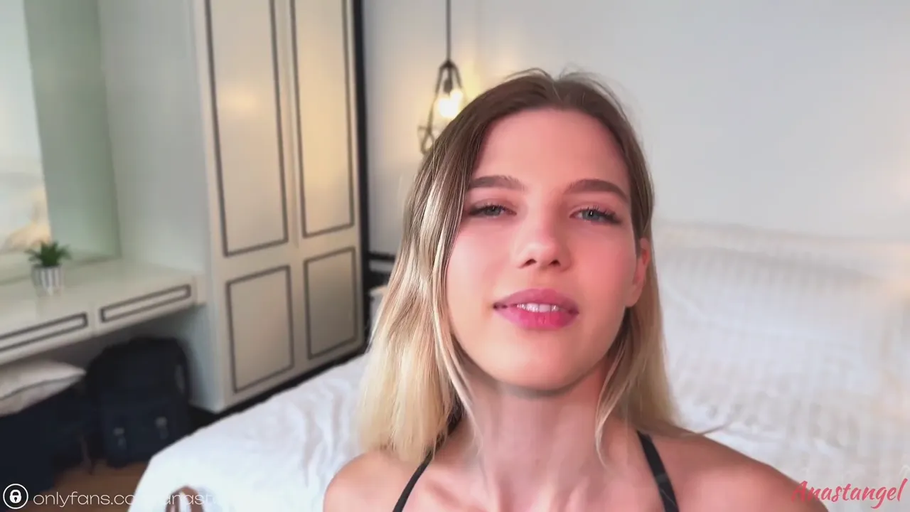 Anastangel Wants to Get Fucked By Her Date