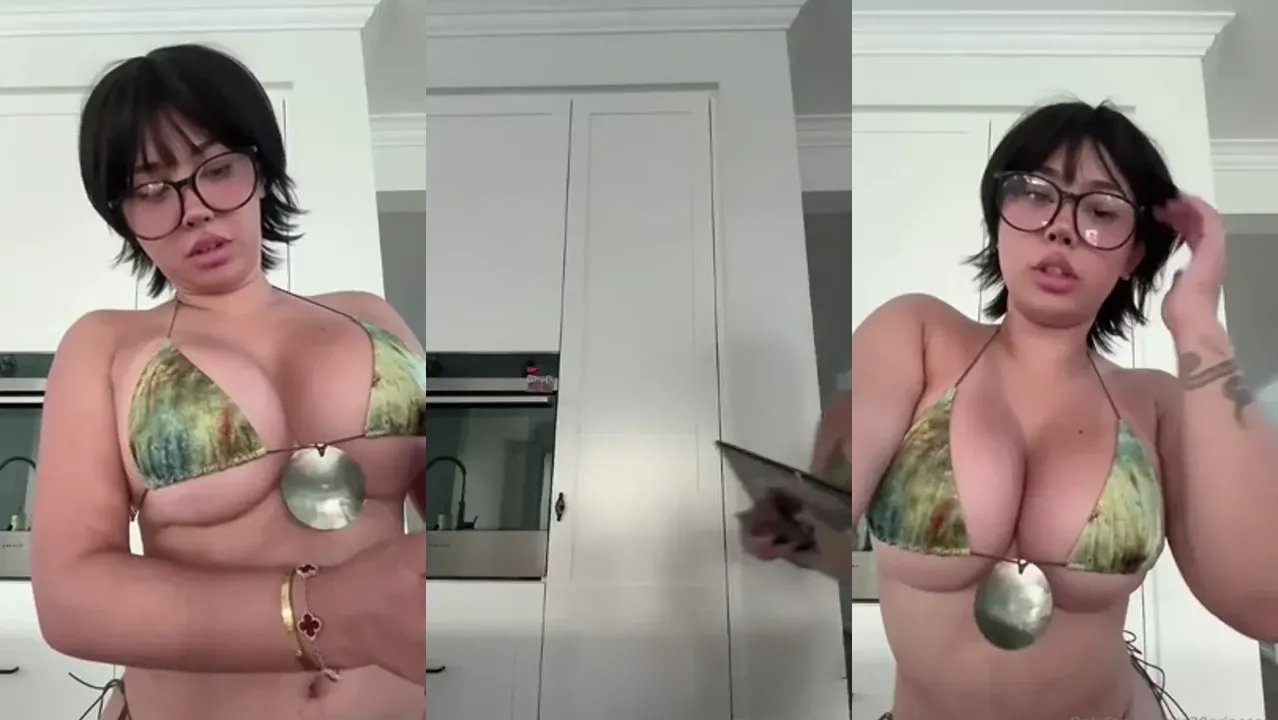 E30princess Wears A Sexy Bikini