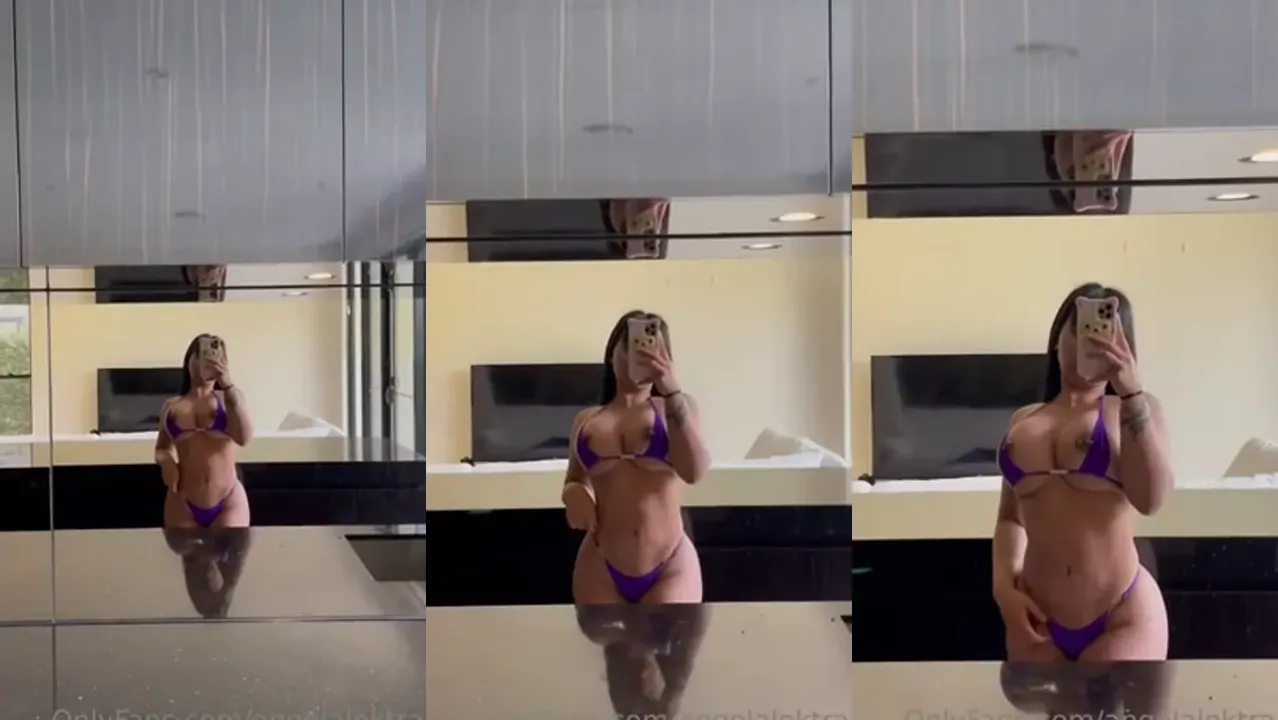 E30princess Nipples Out In A Bikini