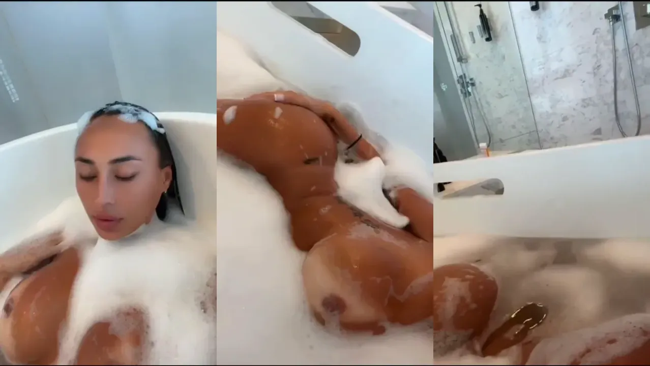 Astrid Nelsia - Nue Baddie Francaise Asiatique
