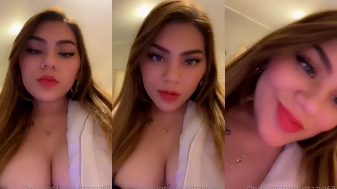 Vittaava69 Grabs Her Boobs